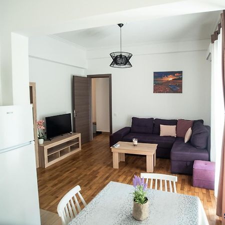 Explore Greece From Comfortable City Centre Apartment Chalkida Bagian luar foto